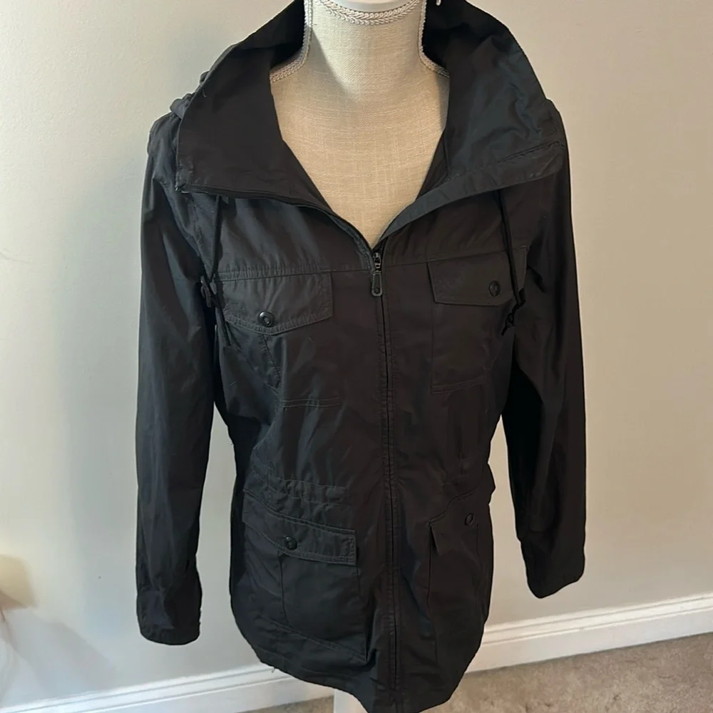 Mountain Hard Wear Woman’s Lightweight Hooded‎ Jacket Size Medium Black